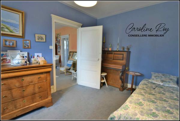 Clisson (44190) CLISSON Propriété de 287 m² hab (6 ch, bureau), garage et 3889 m² de jardin.