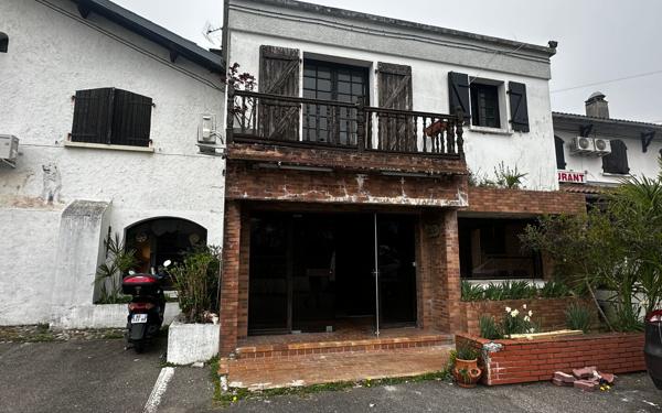 Immeuble à vendre    34 pièces •  Barbazan-Debat