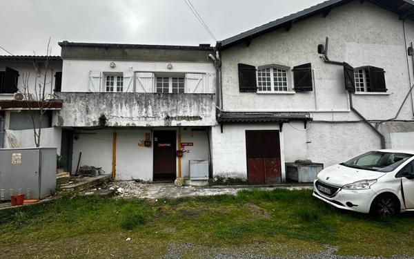 Immeuble à vendre    34 pièces •  Barbazan-Debat