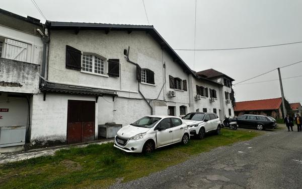 Immeuble à vendre    34 pièces •  Barbazan-Debat