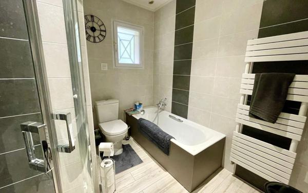 Maison à vendre    6 pièces • 211 m2 Bergerac