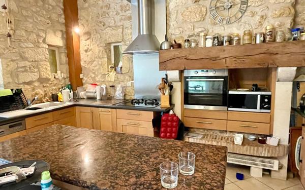 Maison à vendre    6 pièces • 211 m2 Bergerac