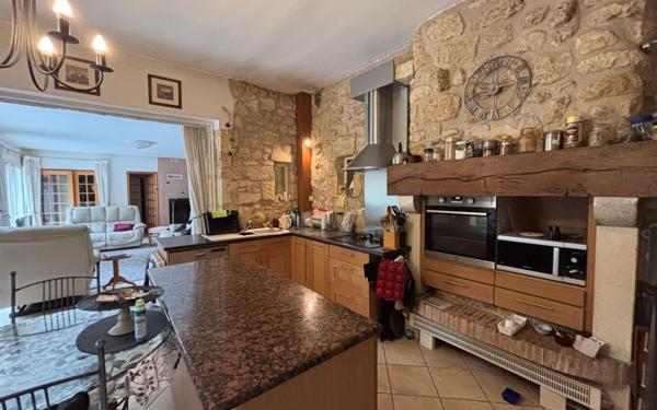 Maison à vendre    6 pièces • 211 m2 Bergerac