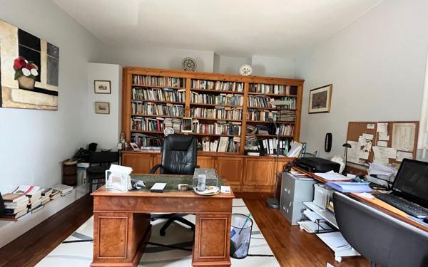 Maison à vendre    6 pièces • 211 m2 Bergerac