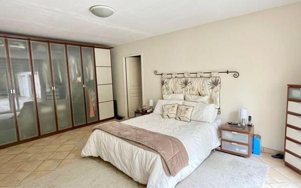 Maison à vendre    6 pièces • 211 m2 Bergerac