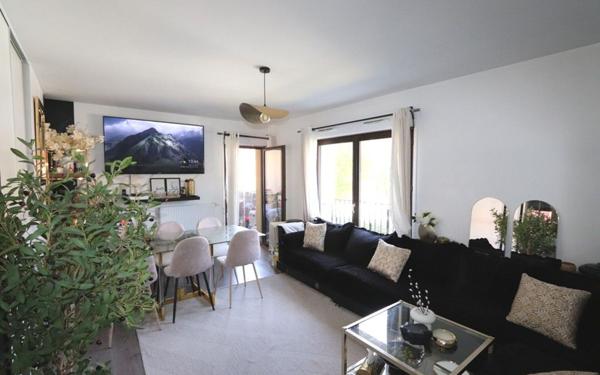 Appartement à vendre    3 pièces • 60 m2 Les Pavillons-sous-Bois