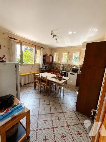 Propriété avec maison, dépendances et fort potentiel d'aménagement