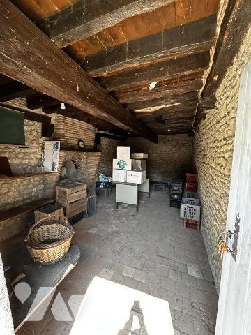 Propriété avec maison, dépendances et fort potentiel d'aménagement