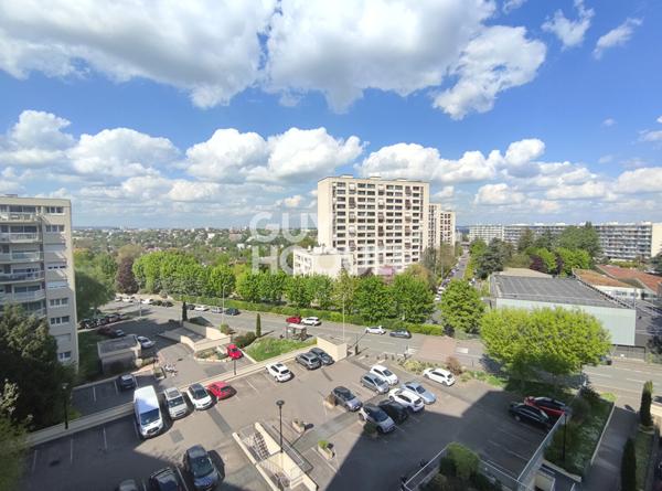 MONTVAL 6 PIECES 4 CHAMBRES 112m2