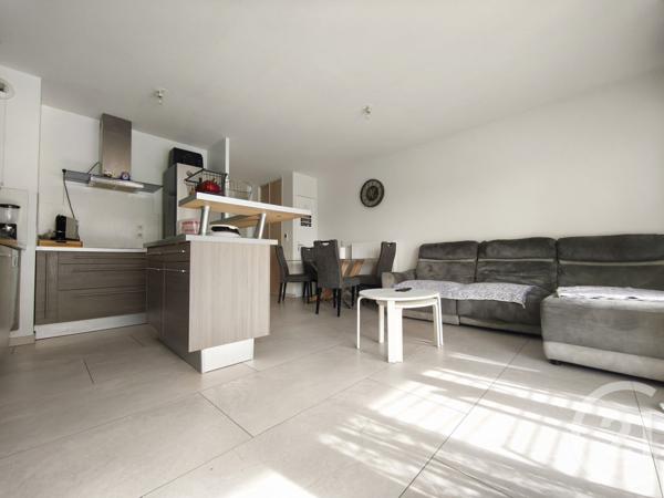 Appartement F4 à vendre  4 pièces - 74 m2 ST FONS - 69