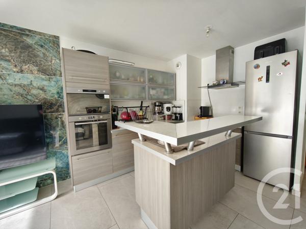 Appartement F4 à vendre  4 pièces - 74 m2 ST FONS - 69