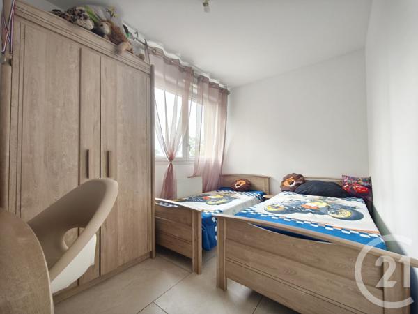 Appartement F4 à vendre  4 pièces - 74 m2 ST FONS - 69