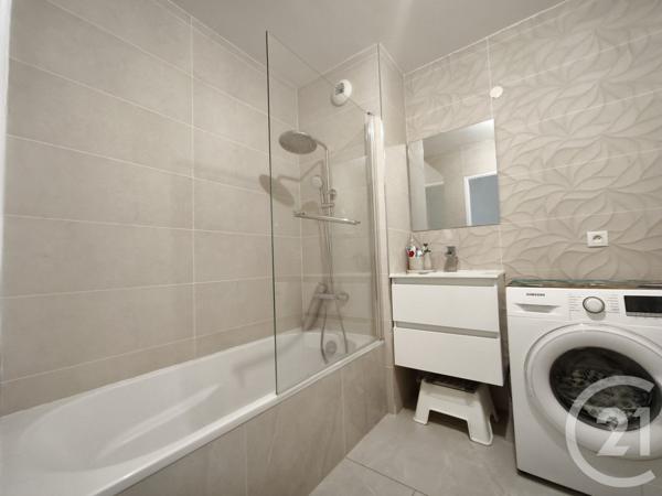 Appartement F4 à vendre  4 pièces - 74 m2 ST FONS - 69