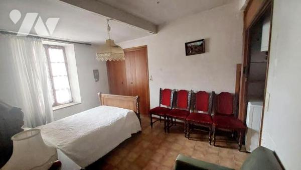 maison de village avec 2 appartements T2 et T4 à rénover