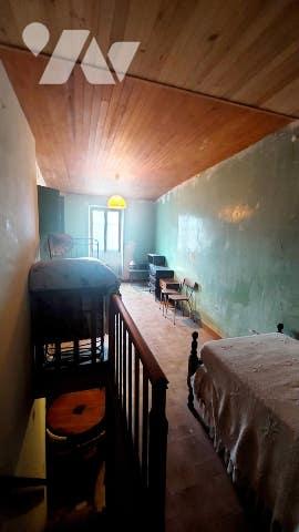 maison de village avec 2 appartements T2 et T4 à rénover