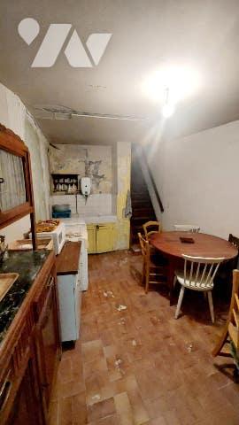 maison de village avec 2 appartements T2 et T4 à rénover