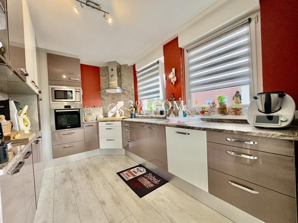 Appartement 3 pièce(s) 2 chambre(s) 102 m²