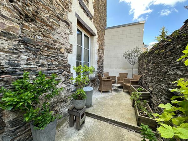 DOUTRE BEAU T3 MEUBLE disponible le 01/04