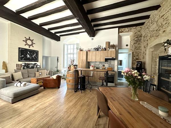 DOUTRE BEAU T3 MEUBLE disponible le 01/04