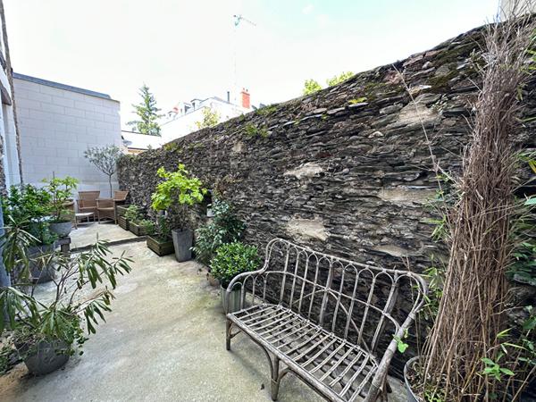 DOUTRE BEAU T3 MEUBLE disponible le 01/04