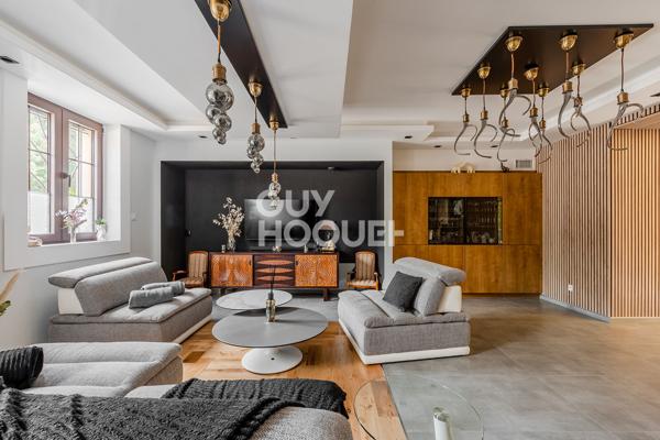 Plateau Croix-Rousse - Villa 332 m² - Sous-sol - Garage -