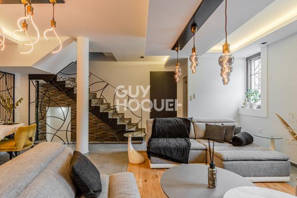 Plateau Croix-Rousse - Villa 332 m² - Sous-sol - Garage -