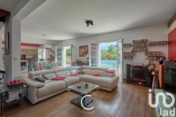 Maison à vendre 5 pièces 158 m² Sérignac-sur-Garonne
