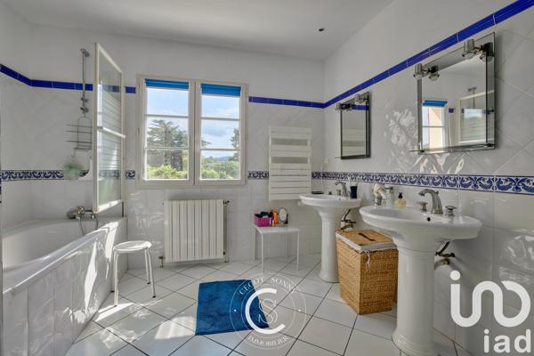 Maison à vendre 5 pièces 158 m² Sérignac-sur-Garonne