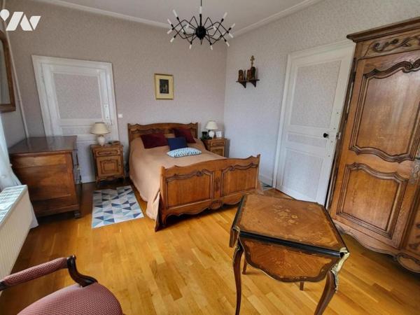 BELLE MAISON DE MAITRE AVEC GARAGES, JARDIN et VERGER