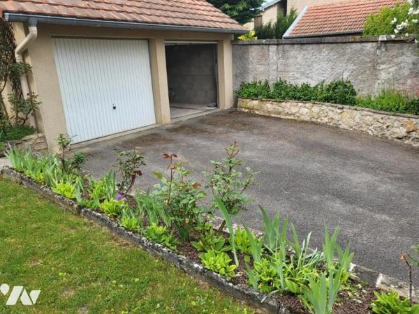 BELLE MAISON DE MAITRE AVEC GARAGES, JARDIN et VERGER