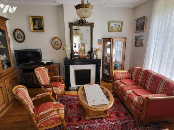 BELLE MAISON DE MAITRE AVEC GARAGES, JARDIN et VERGER