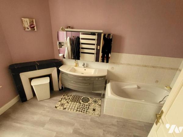 BELLE MAISON DE MAITRE AVEC GARAGES, JARDIN et VERGER