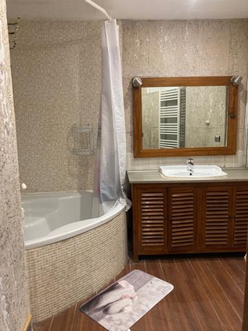 Appartement T2 de 40m² , terrasse, jardin 30m², carport pour 2 voitures à acheter 176000 € à Mouguerre