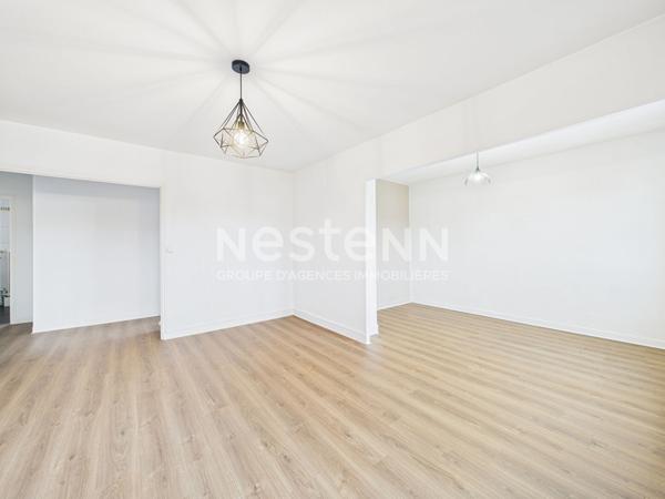 A Aurillac, quartier de la Grand Poste, à vendre Appartement de 3 pièces avec cave.