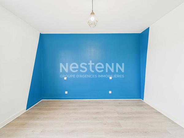 A Aurillac, quartier de la Grand Poste, à vendre Appartement de 3 pièces avec cave.