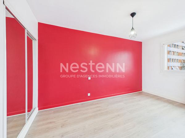 A Aurillac, quartier de la Grand Poste, à vendre Appartement de 3 pièces avec cave.