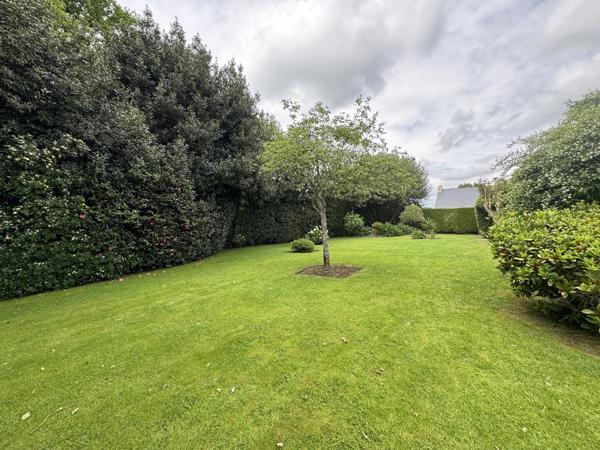 Proche vilaine, terrain d'environ 900 m²