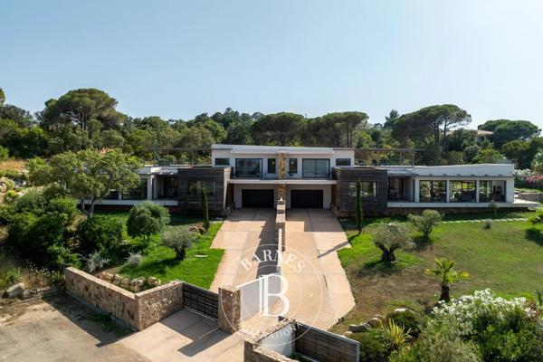 Sainte-Lucie-de-Porto-Vecchio, Villa 5 Chambres -  300 m² à vendre