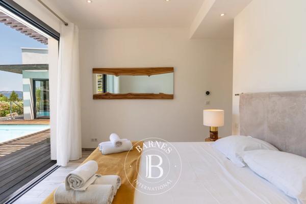 Sainte-Lucie-de-Porto-Vecchio, Villa 5 Chambres -  300 m² à vendre