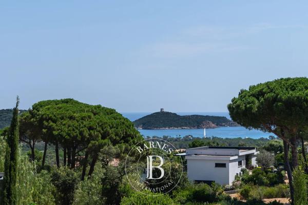 Sainte-Lucie-de-Porto-Vecchio, Villa 5 Chambres -  300 m² à vendre