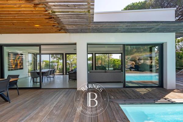 Sainte-Lucie-de-Porto-Vecchio, Villa 5 Chambres -  300 m² à vendre