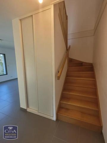 Maison à louer 4 pièces 109.6m² Hautmont (59330)