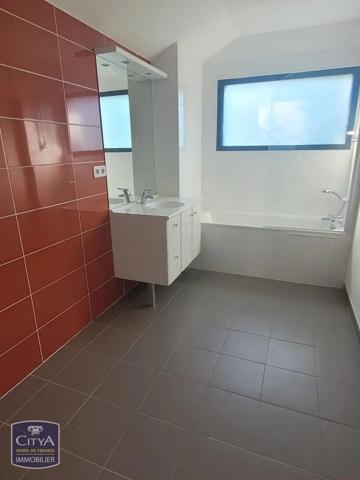 Maison à louer 4 pièces 109.6m² Hautmont (59330)