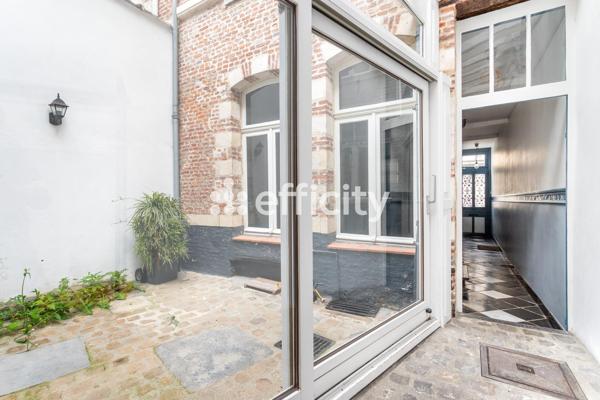 Maison
         6 pièces
        - 195 m² Exclusivité 698 000 € *