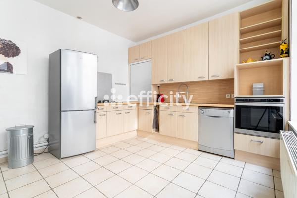 Maison
         6 pièces
        - 195 m² Exclusivité 698 000 € *