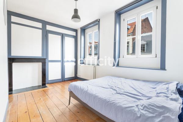 Maison
         6 pièces
        - 195 m² Exclusivité 698 000 € *