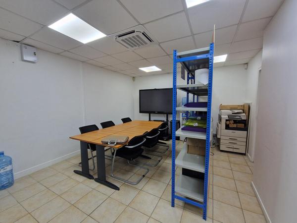 Local commercial Fort-de-france 88 m2