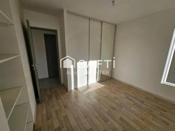 Maison de plain-pied avec 3 chambres et un garage