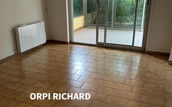 Appartement à louer    3 pièces • 49 m2 Six-Fours-les-Plages