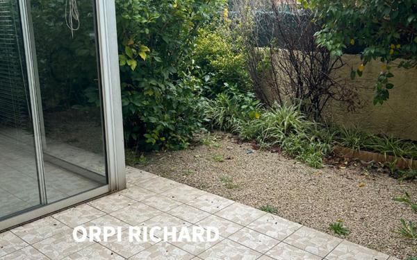 Appartement à louer    3 pièces • 49 m2 Six-Fours-les-Plages